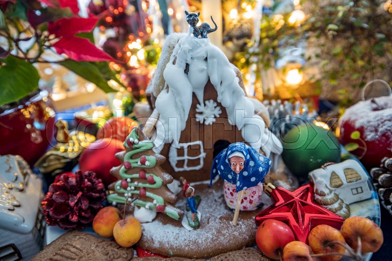 Lebkuchenhaus Hänsel und Gretel mit Stock Bild Colourbox