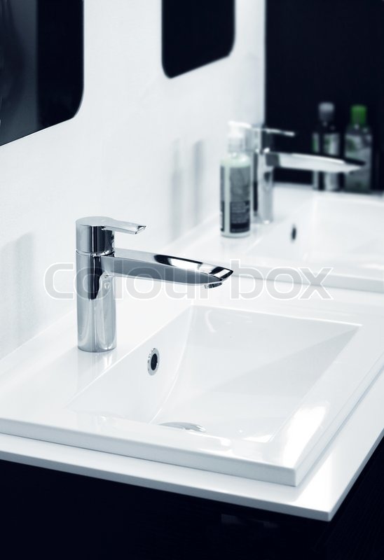 Moderne Badezimmer-detail | Stockfoto | Colourbox