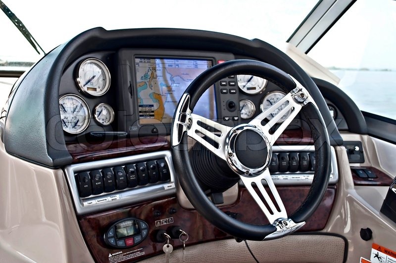 boat driving wheel instrument panel and steering wheel of a motor boat boat driving wheel instrument panel and steering wheel of a motor boat