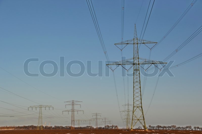 "Strommasten auf einem Feld bei Stock Bild Colourbox
