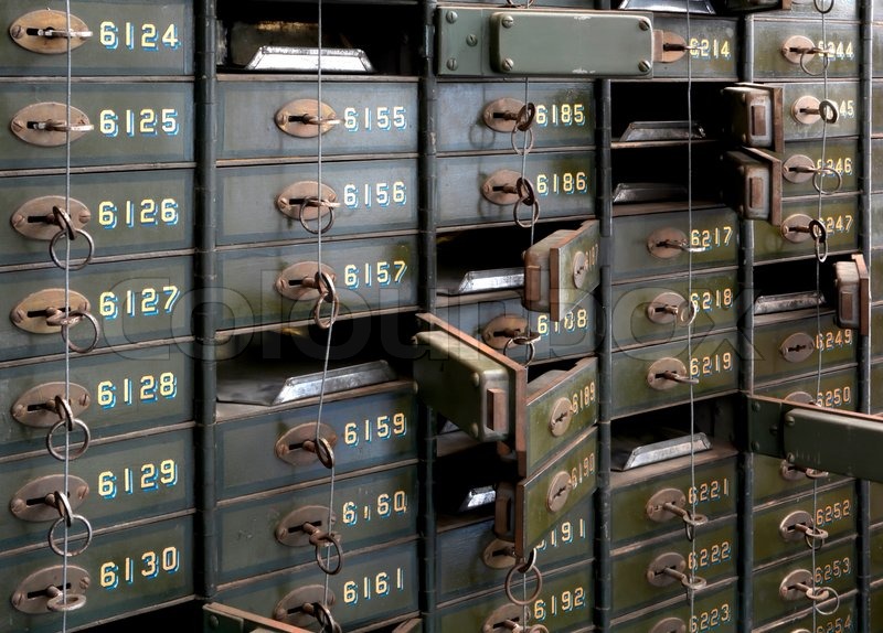 Schließfächer einer Bank | Stock Bild | Colourbox