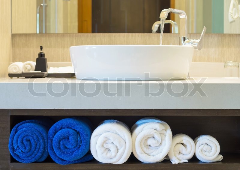 Moderne Badezimmer-Interieur | Stock Bild | Colourbox