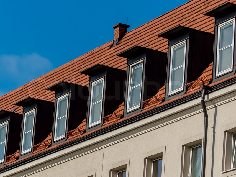 Ausgestattete Wohnungen im Dachgeschoss | Stock Bild | Colourbox
